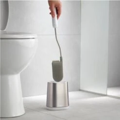 Joseph Joseph Flex™ Lite Steel Brosse De Toilette Anti-goutte, Support Compact, Anti-empreintes Digitales, En Acier Inoxydable, Grise (70561) -Geberit || Grohe || ALLIBERT Soldes 60704501 3